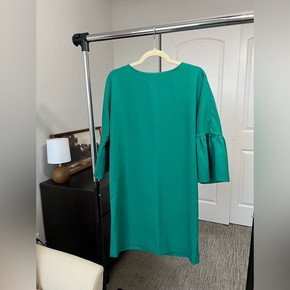 Banana Republic above the knee, three-quarter length sleeve dress with tied back